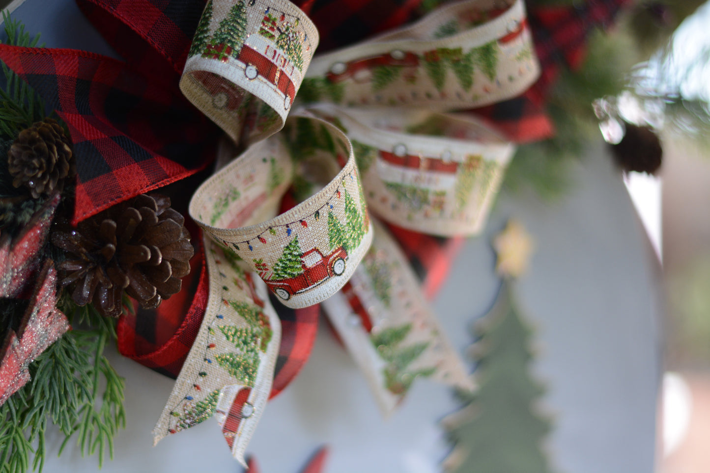 Christmas Door Hanger with Christmas Tree and Snowman